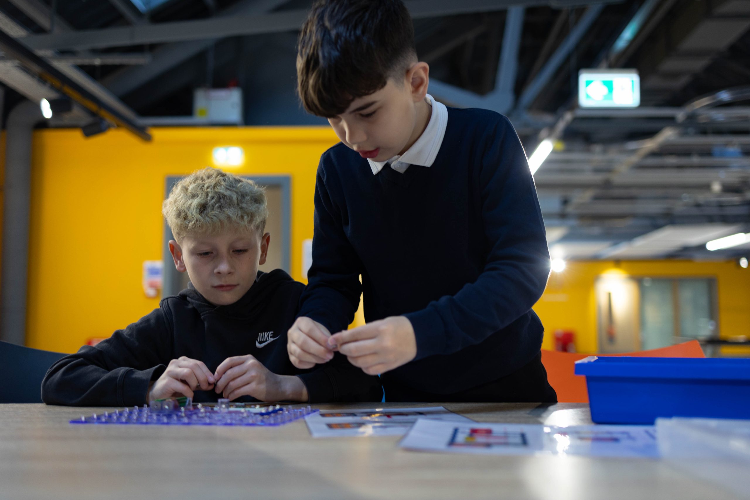 aberdeen science centre november 20240110 Two school girls